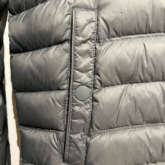 Tommy Hilfiger men’s light weight down  packable puffer jacket - Picture 3 of 10